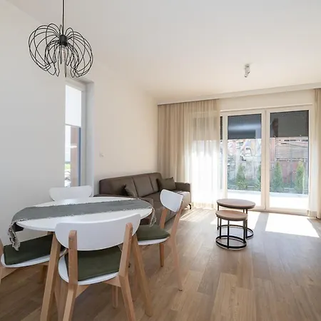 公寓 Sunkrab 尤斯托尼莫斯基